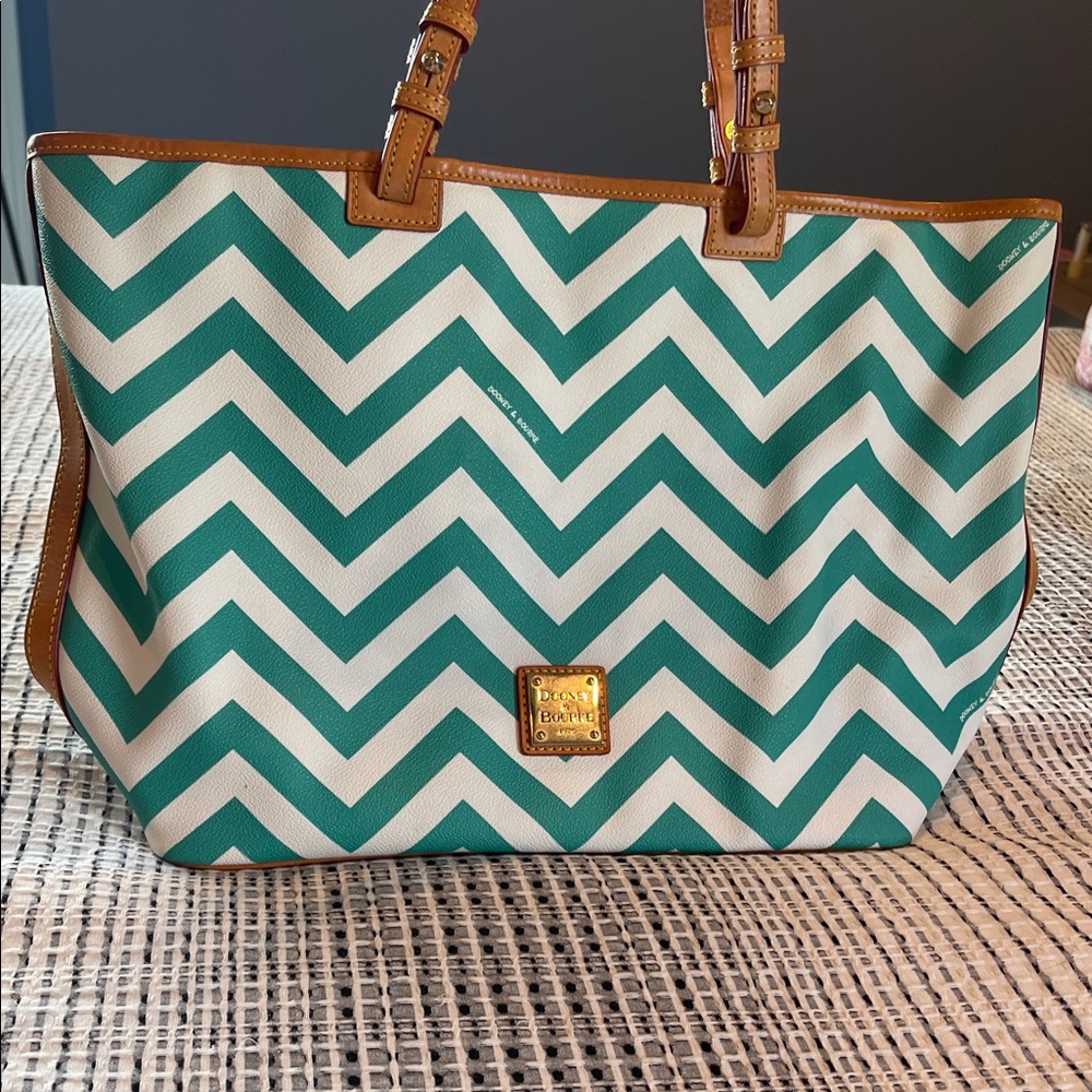 Dooney & Bourke Teal and White Chevron Leisure Shopper Tote